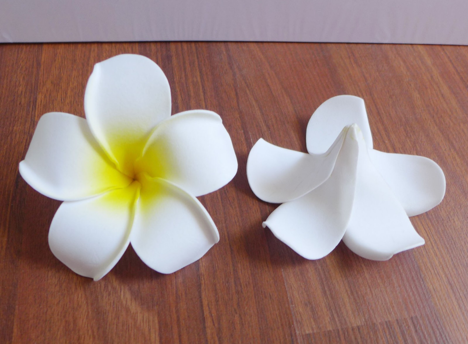 50 Pieces Artificial Foam Flowers Yellow Plumeria Home Wedding Decoration