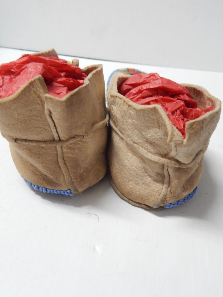 ANTIQUE / VINTAGE ARAPAHO INDIAN BEADED BRAIN TANNED MOCCASINS