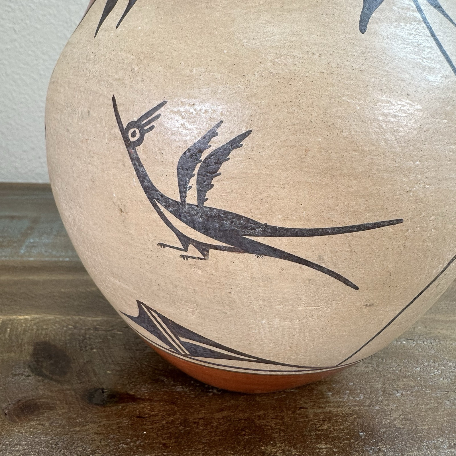 Unsigned Authentic New Mexico Zia Pueblo Indian Pottery Painted Bird Pot 7.5”