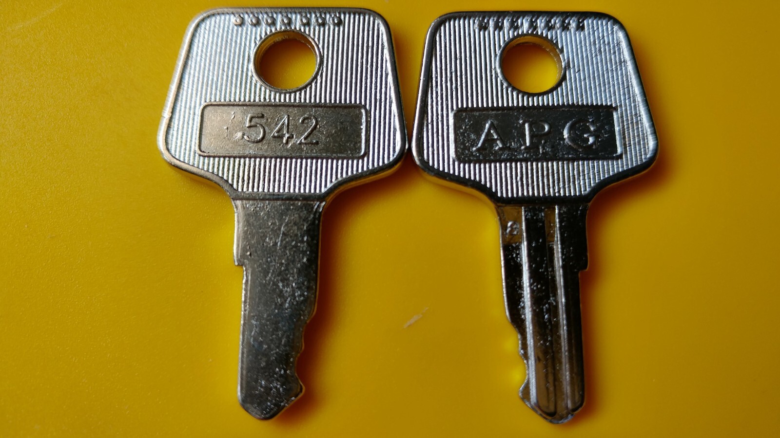 APG Vasario 542 Cash Drawer Key Pair Fits Square, Revel, Toast, HP, NCR & More