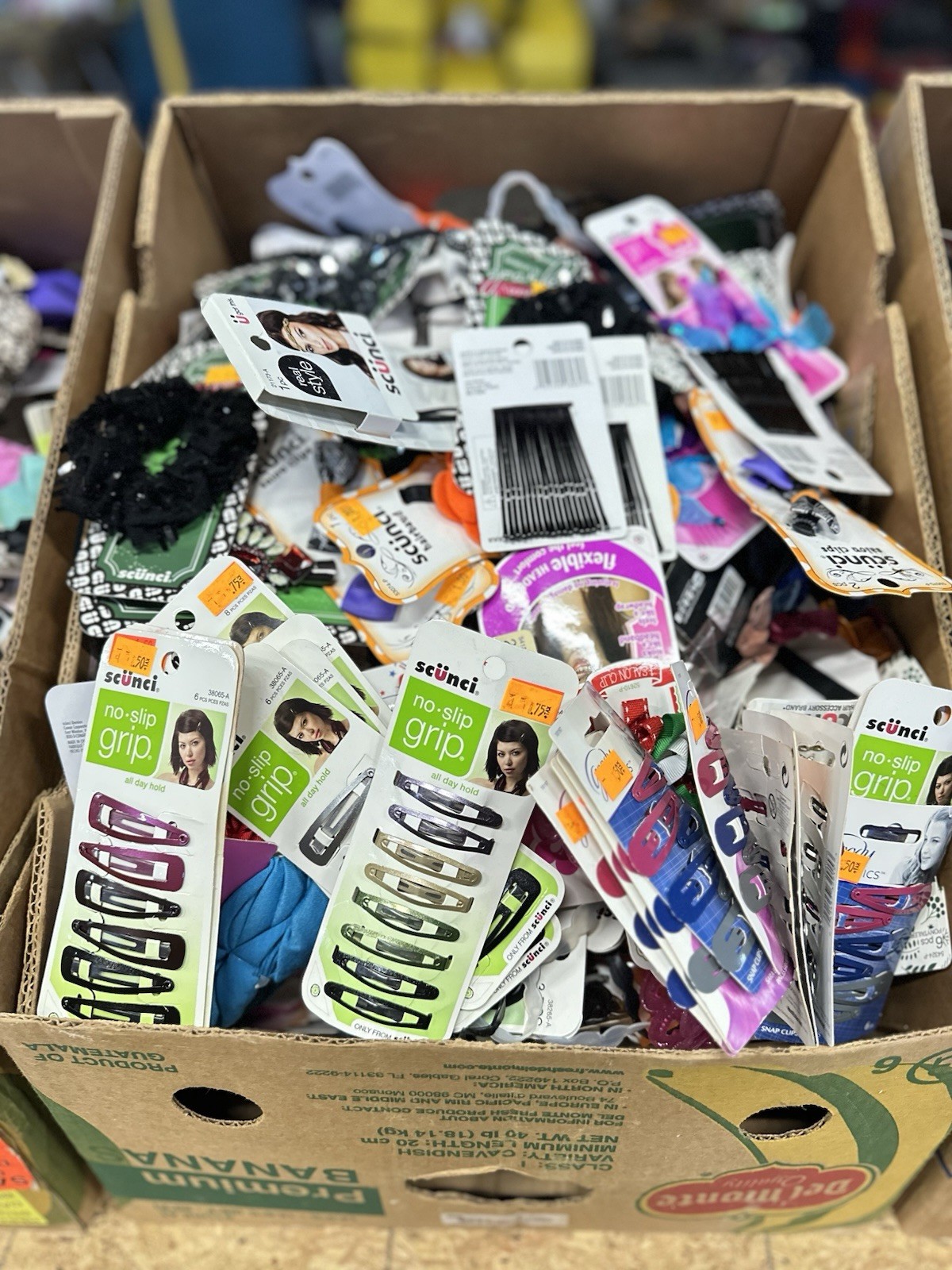 50 Pcs Wholesale Scunci , Goody Assorted Hair Accessories Scrunchies Etc Read