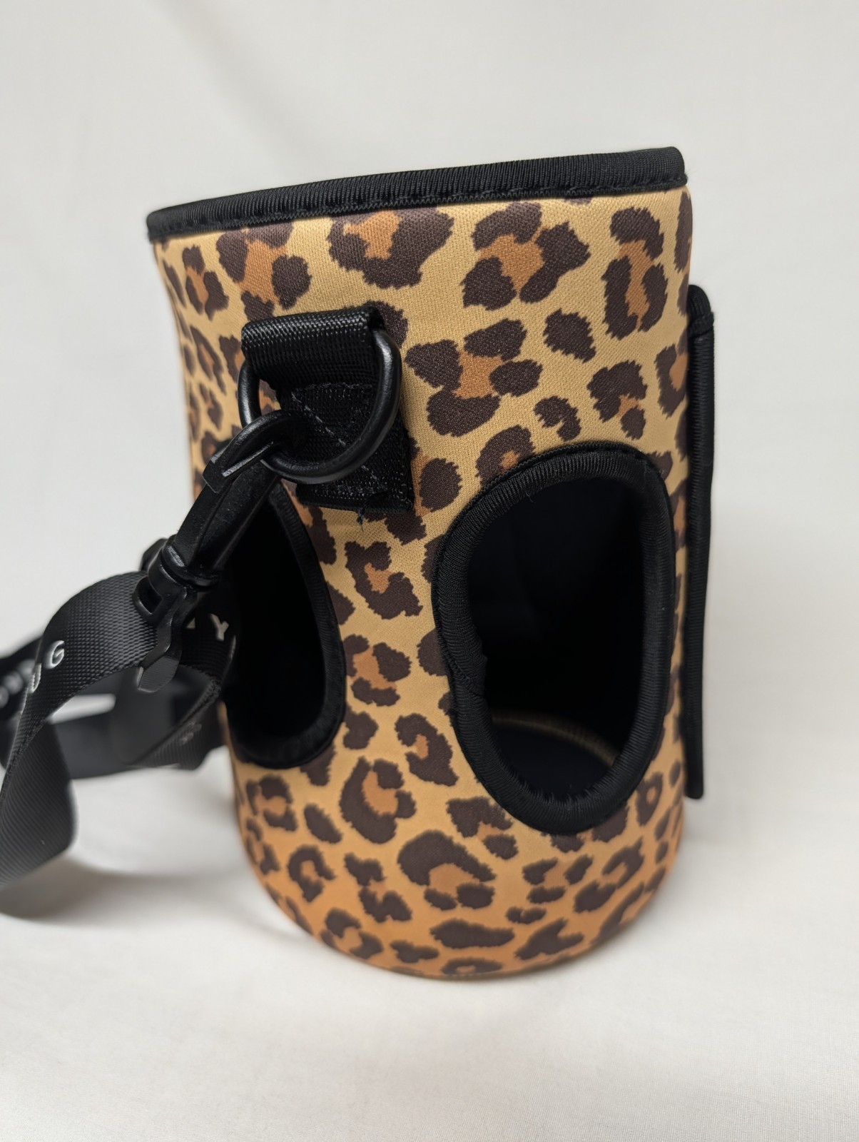Hydrojug Sleeve With Black Strap Leopard Print