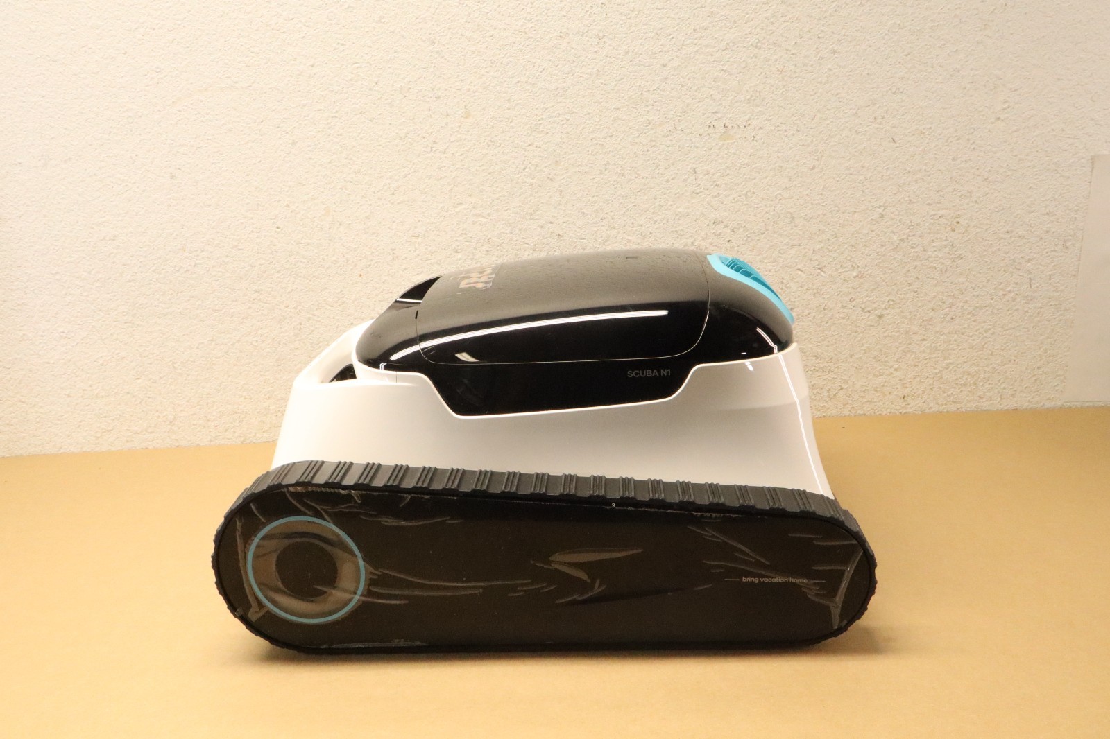 AIPER Scuba N1 Robotic Pool Vacuum Cleaner, Cordless, 2 Extra Brushes