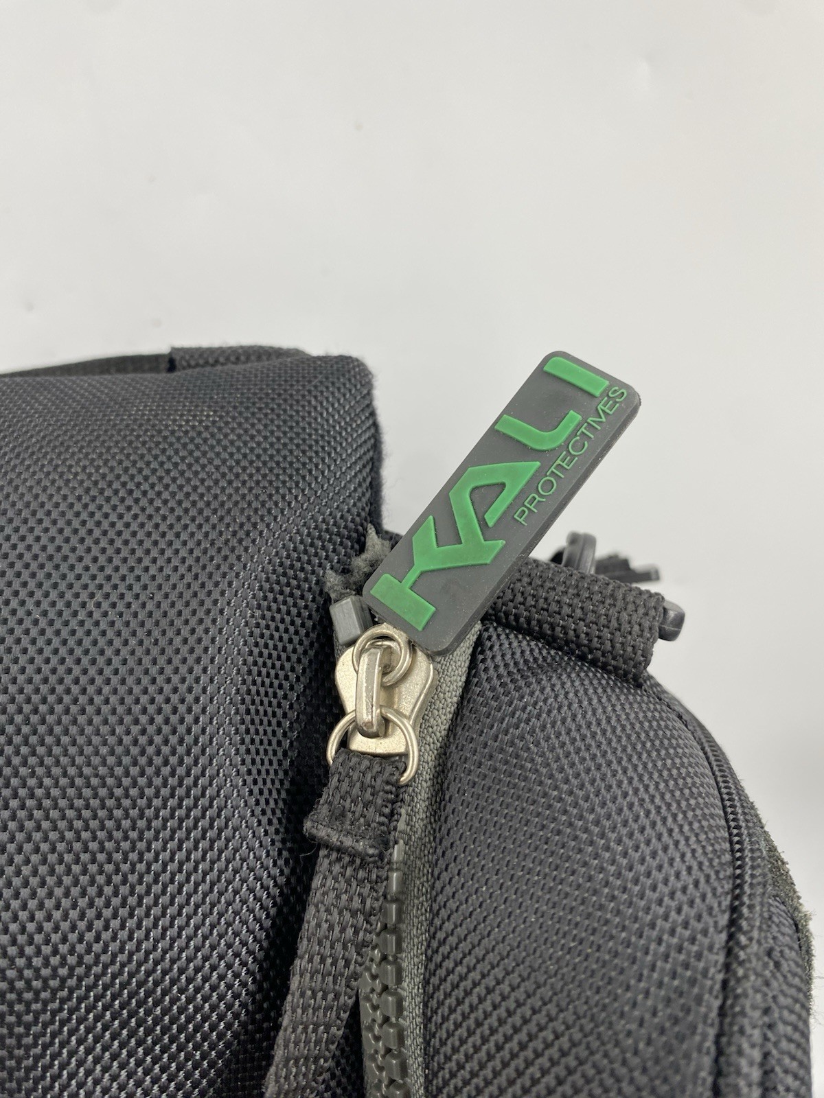 KALI Protectives Travel Bag Padded Zip Top Vented End Helmet Carry Case