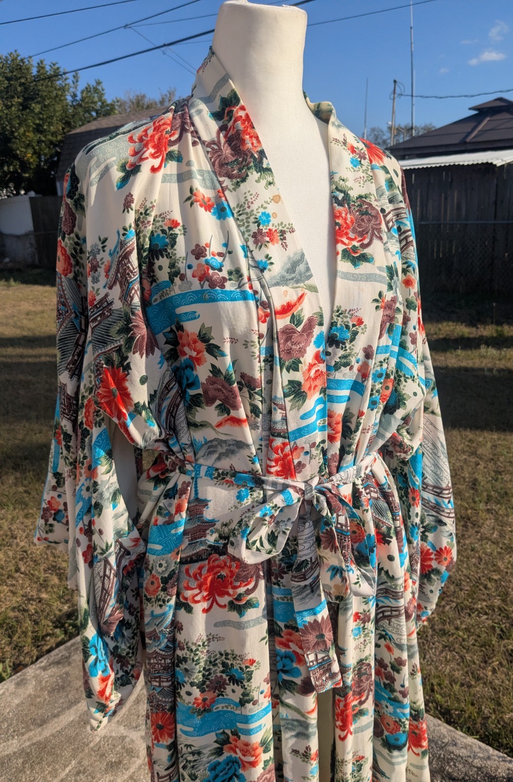 VTG Fashion Mart Belted Kimono w/ Flowers, Bridges and Japanese Houses