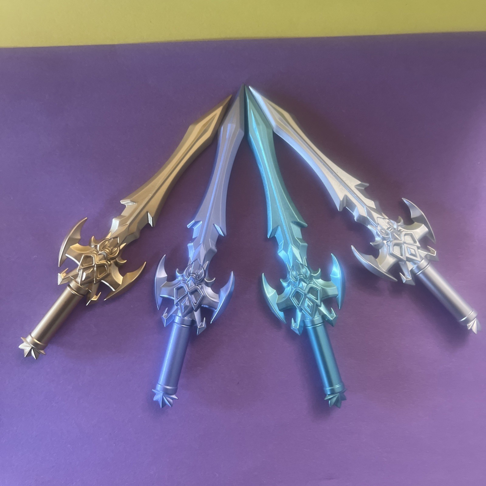 4 Black Felt Tip Skull Sword Pens