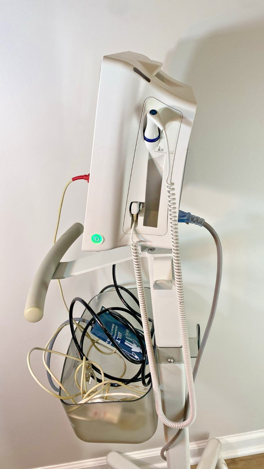 Masimo Root RDS7A Radical-7 Touchscreen w/Stand & Accessories