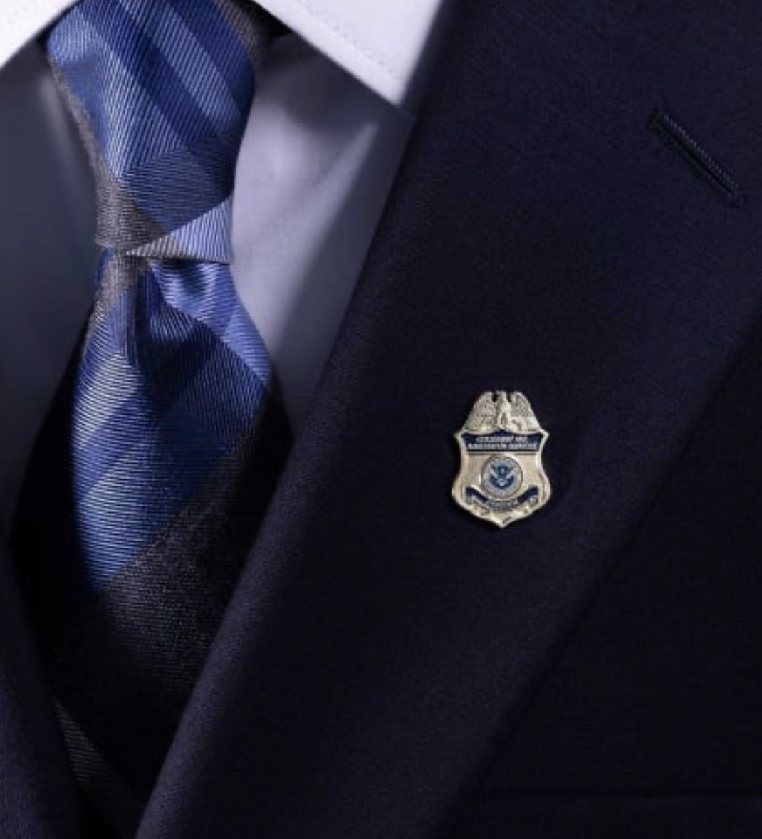 US Citizenship & Immigration Services USCIS Office Lapel Tie PIN GOLD/MULTICOLOR