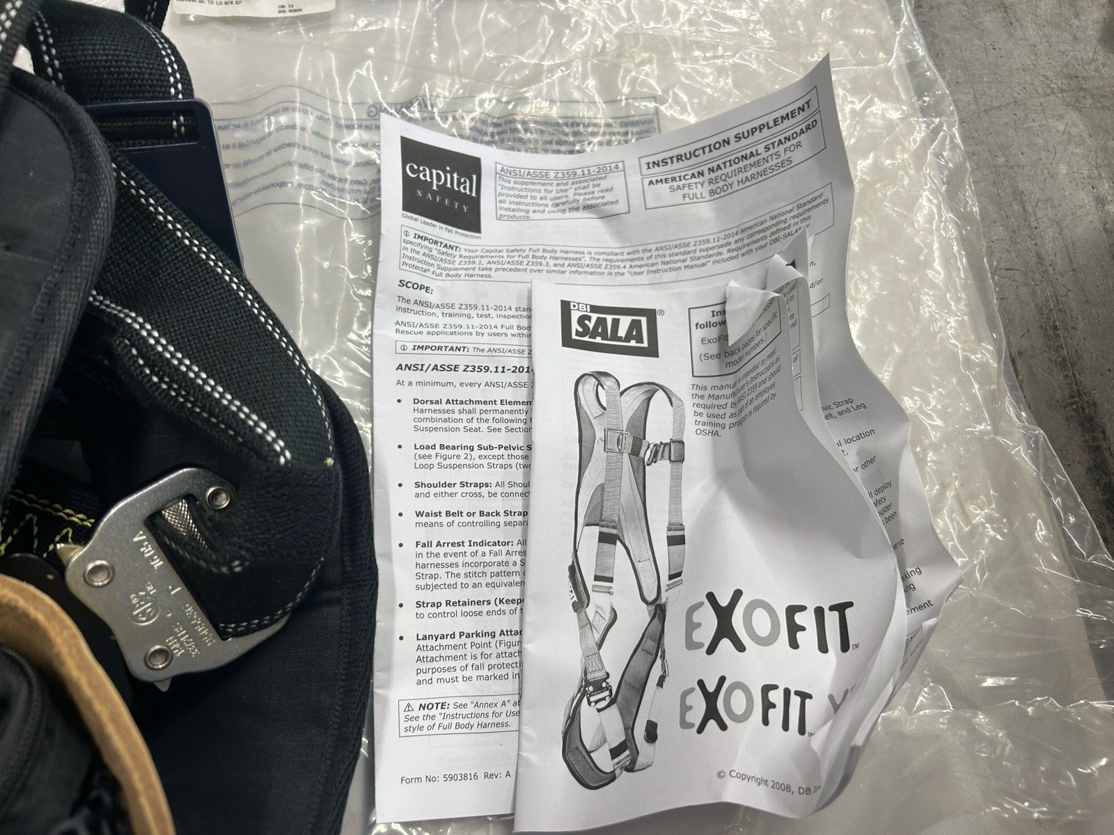 3M DMI-SALA 1100941 ExoFit XP Flash Safety Harness 310-lb Large. NEW IN BAG