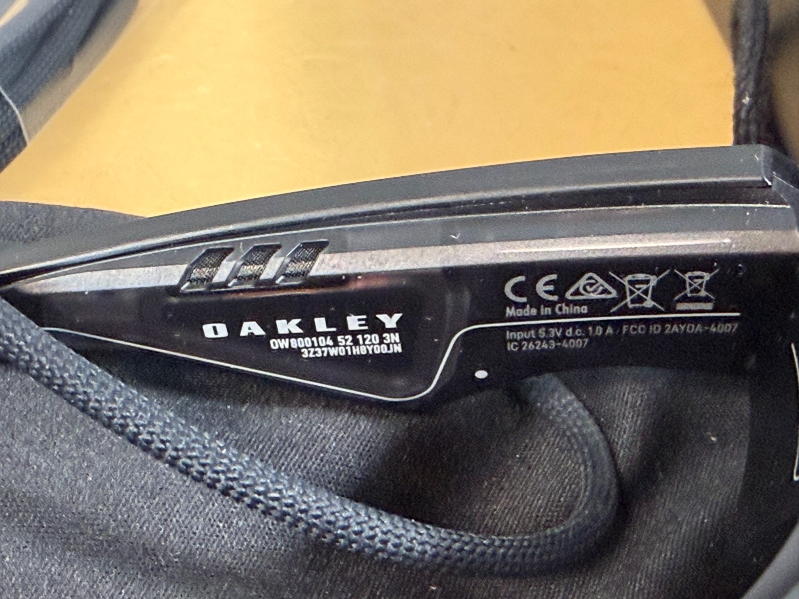 Oakley Meta Vanguard Black Prizm 24K 0W8001E (DEMO MODEL, SEE PHOTOS)