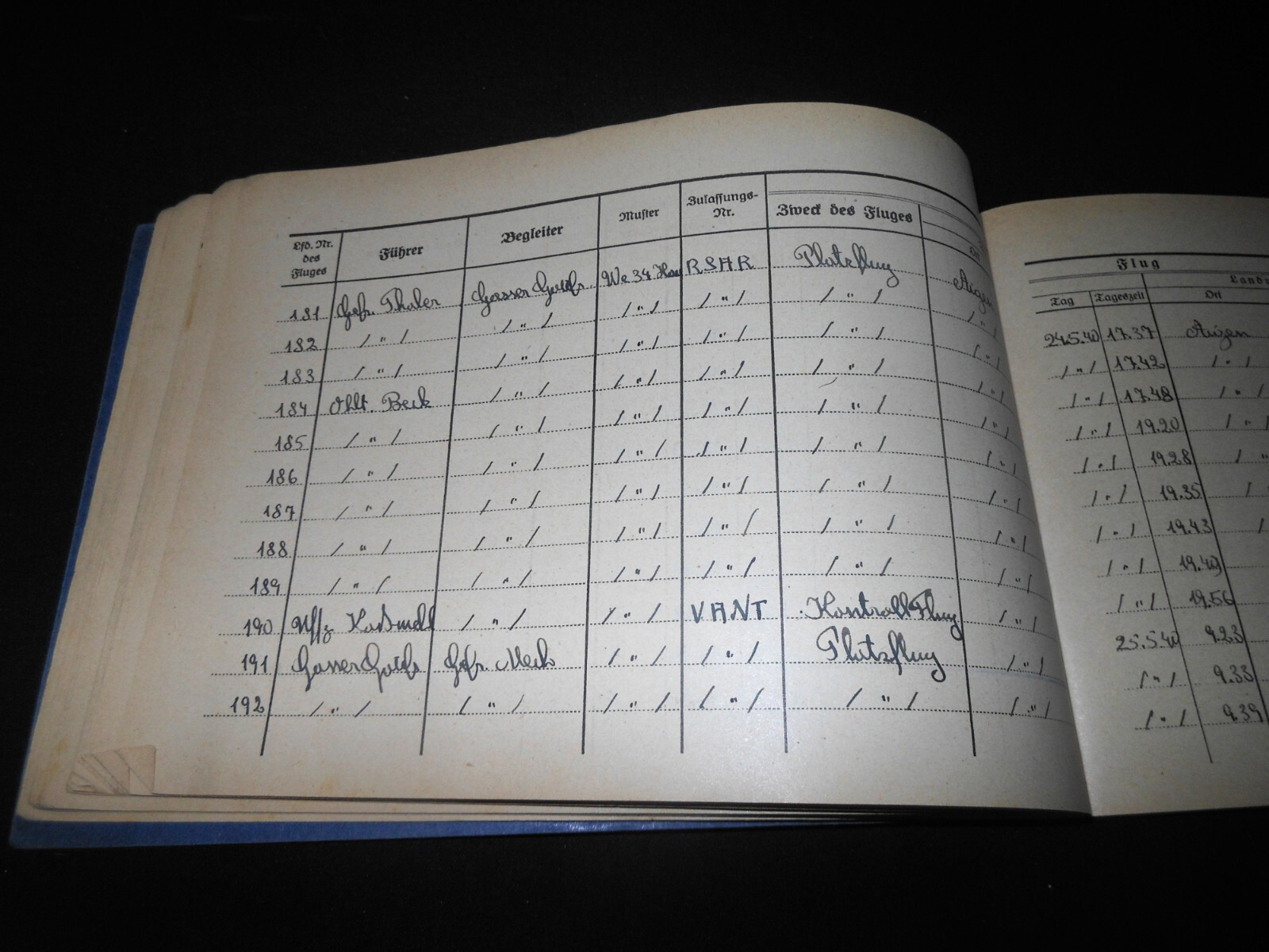 WW II German LW Flugbuch - FLIGHT LOG BOOK - Ju52 He111 Do17 Do23 Ju86 - NICE!