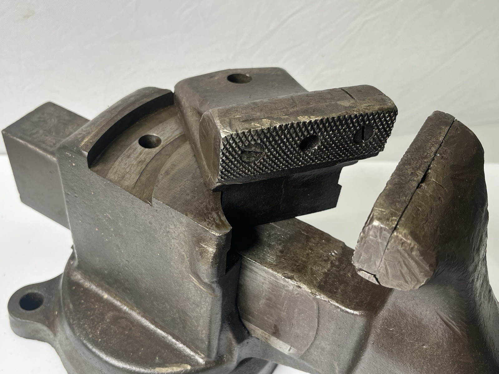 Reed 403 1/2 R Vintage Vise Swivel Base and Swivel Jaw User/Collectible With Pin