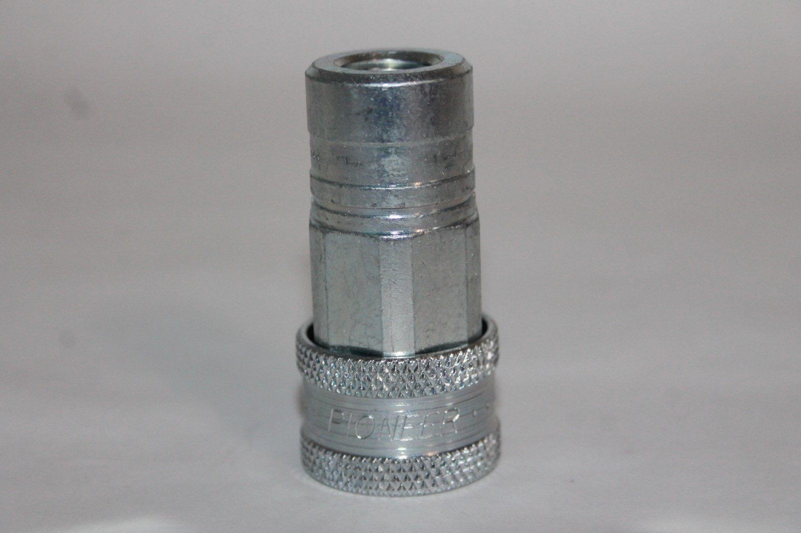 Pioneer Parker 4050-2P Female Manual Quick Connect Coupler NEW