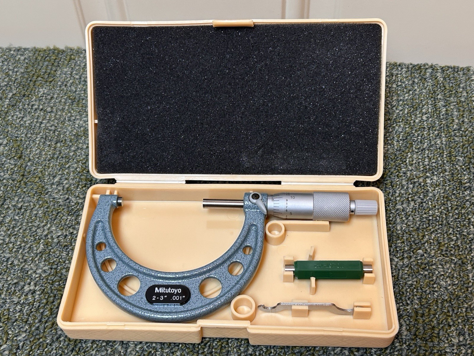 MITUTOYO 103-179 Micrometer 2-3 In .001 Excellent