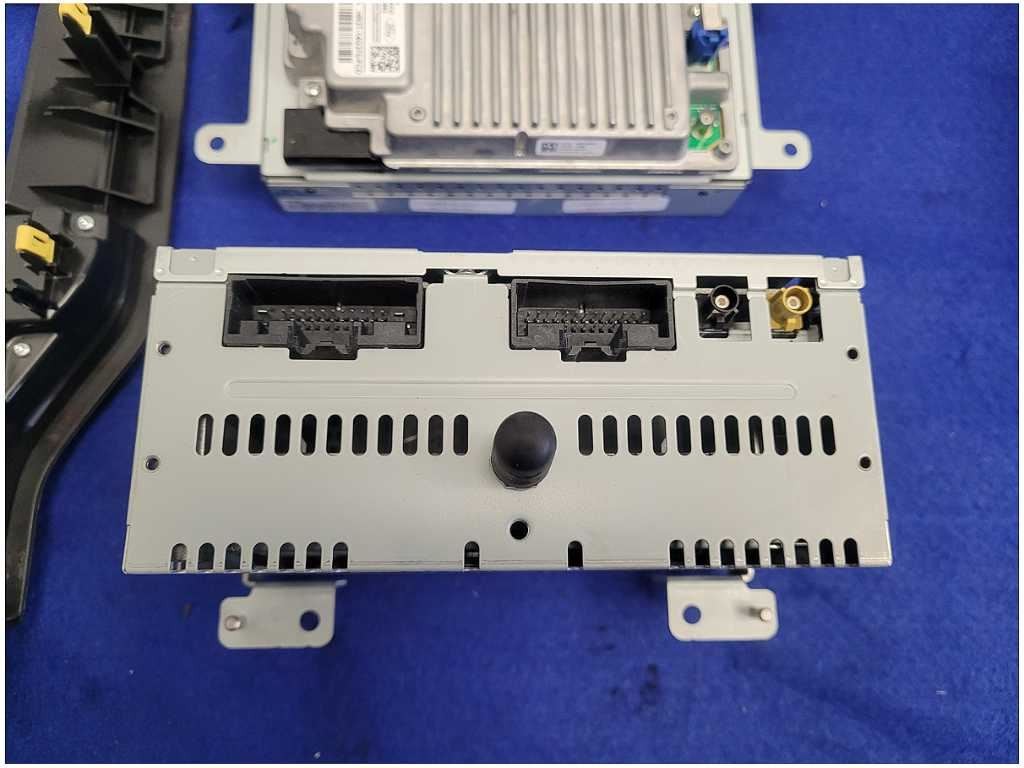 2016 Ford Mustang GT S550 Sync 3 Receiver Nav Audio Face Plate Heated 2825