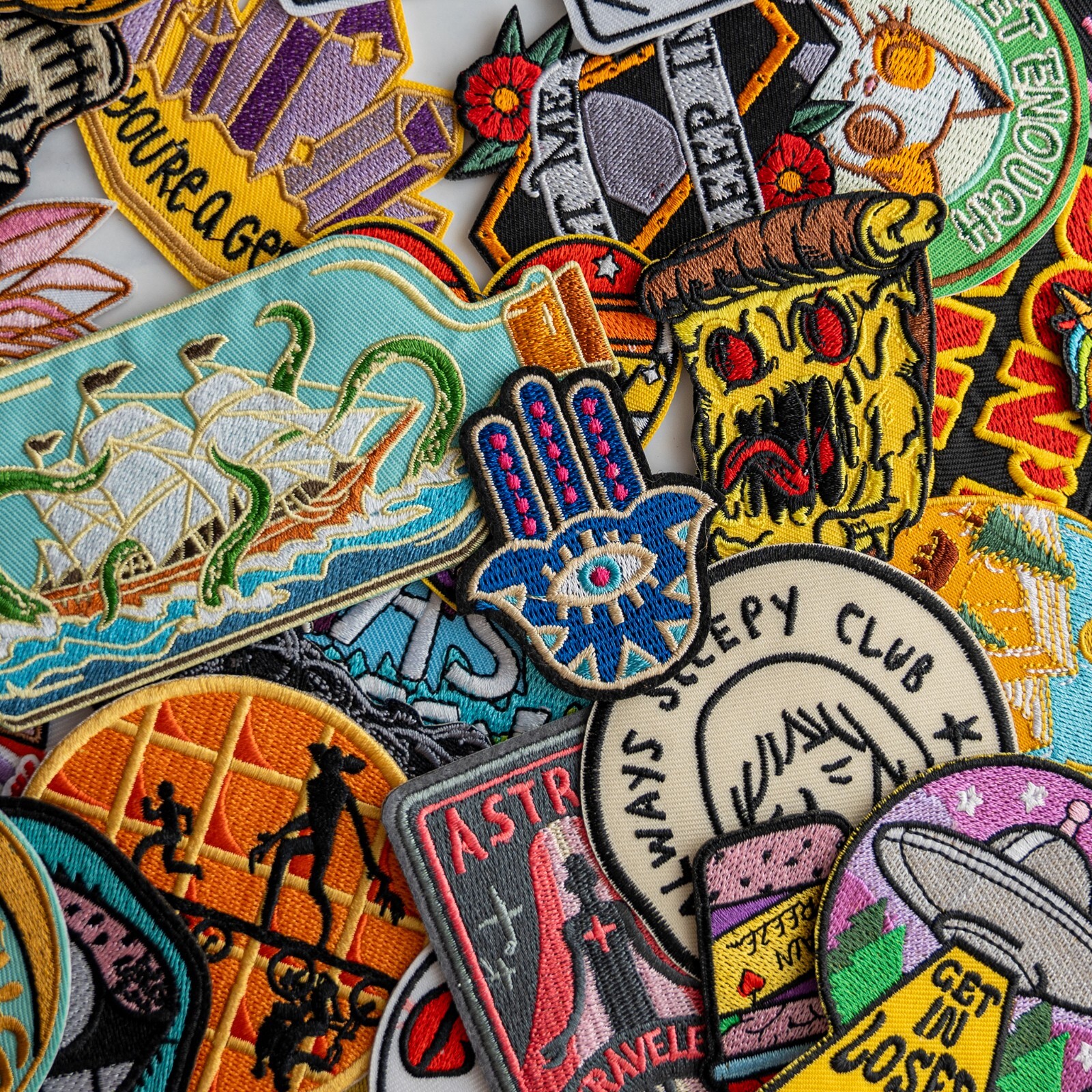 25pcs/lot Random Mix High quality Iron on Patches Fashion Embroidered USA