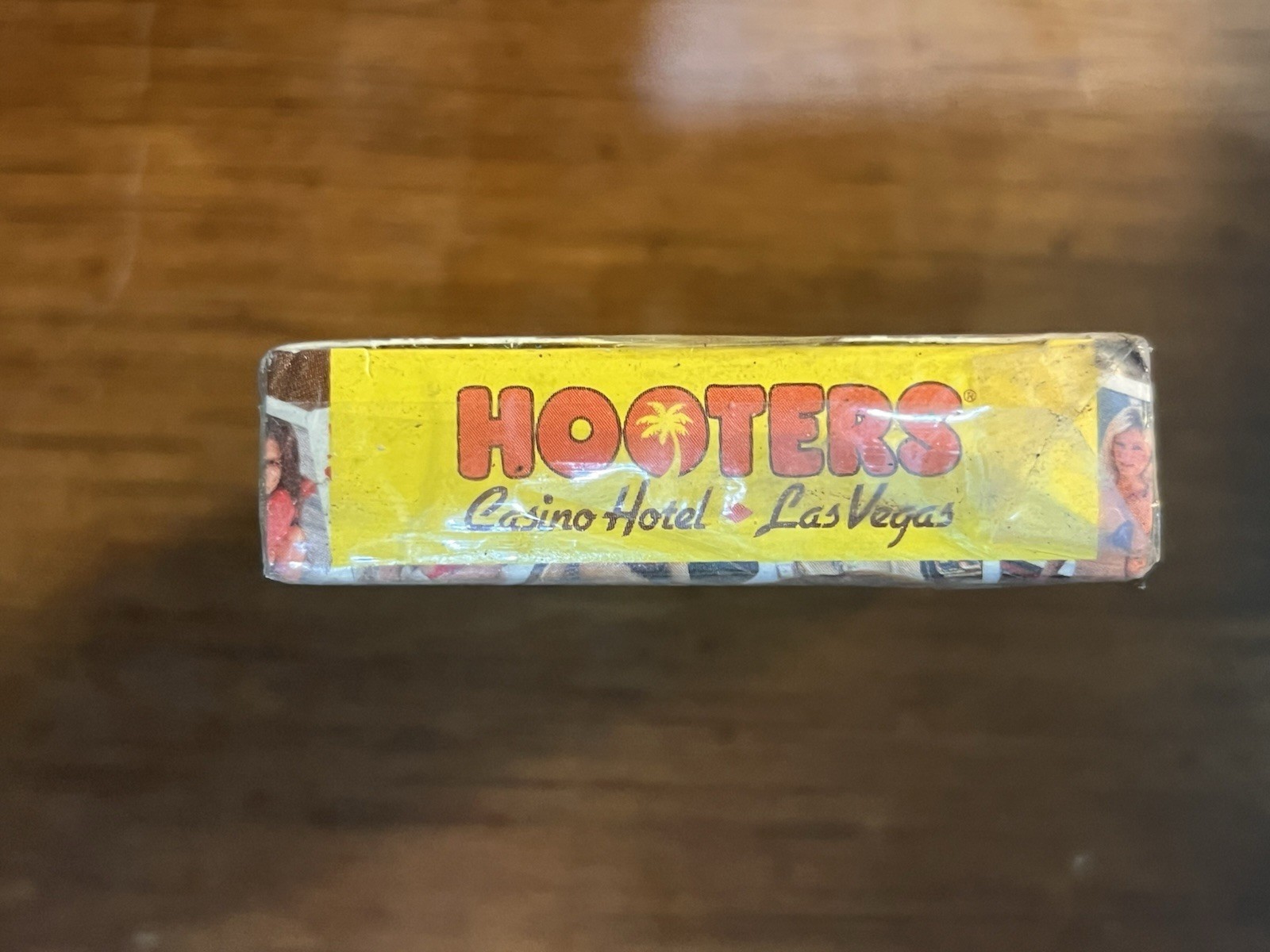 HOOTERS Casino Hotel Las Vegas 2006 Calendar Girls Playing Cards 52 Deck NEW