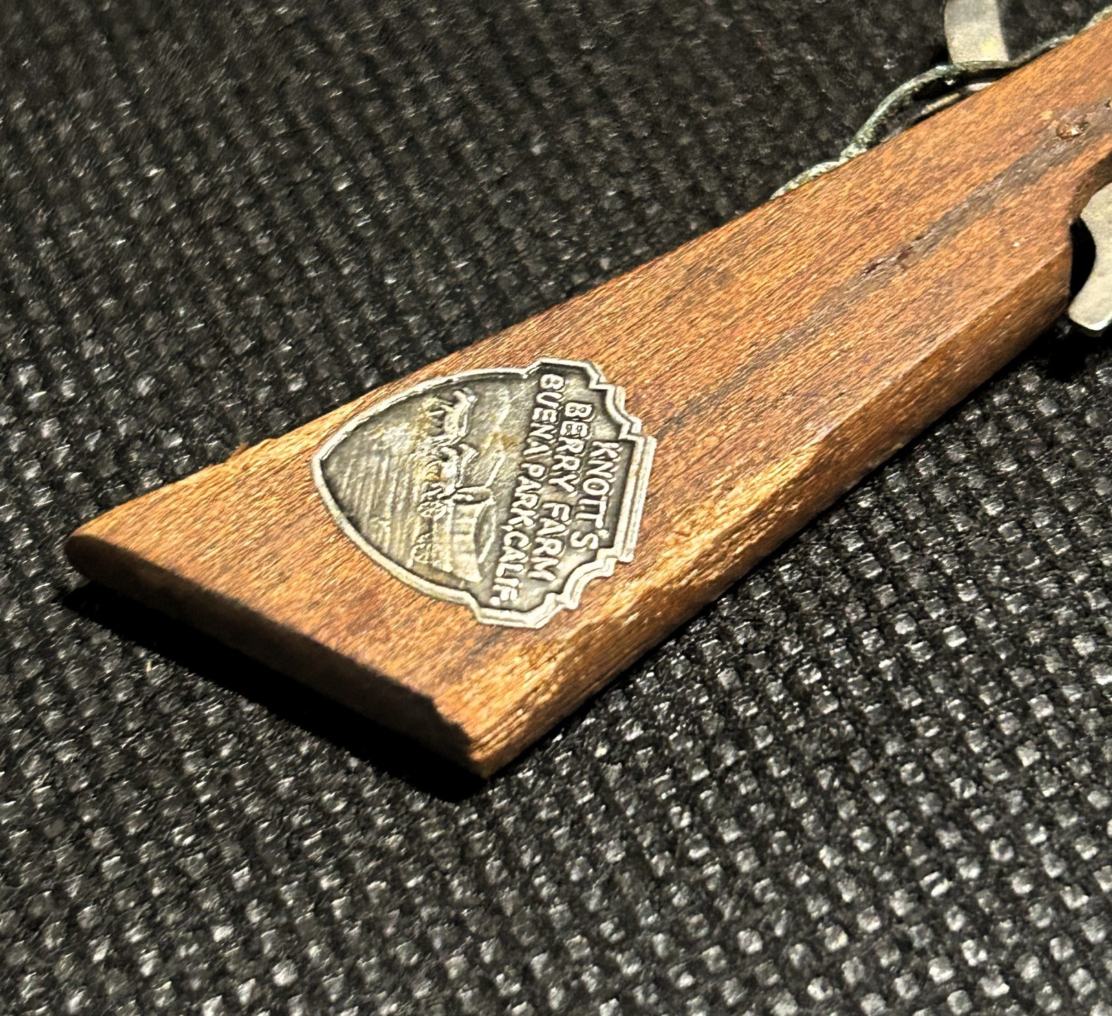 Vintage~Knott's Berry Farm Souvenir Cowboy Rifle Toy~Retractable Mechanism~Works