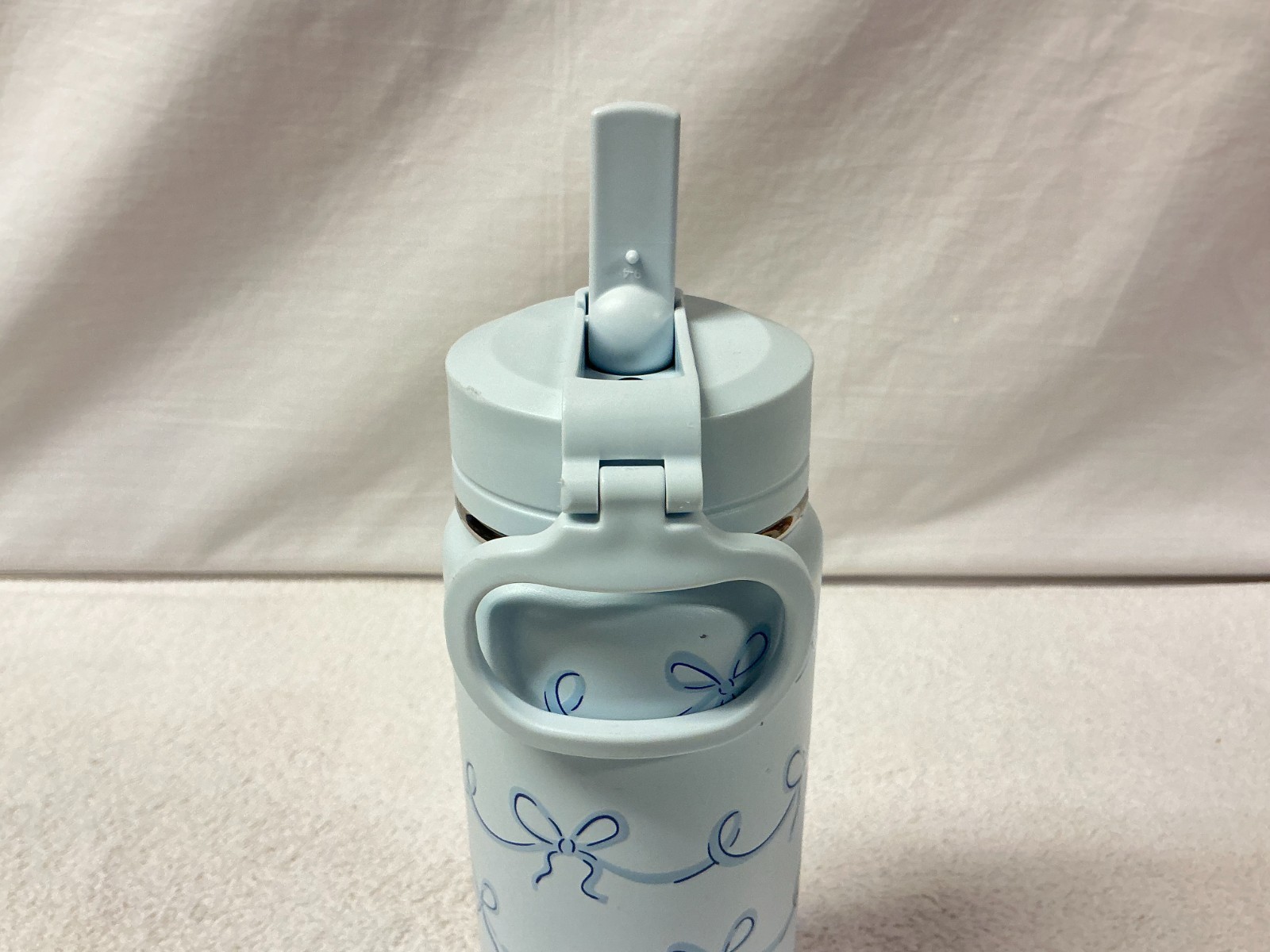 HydraPeak Blue Ribbon&Bows 20oz Water Bottle with Lid and Straw