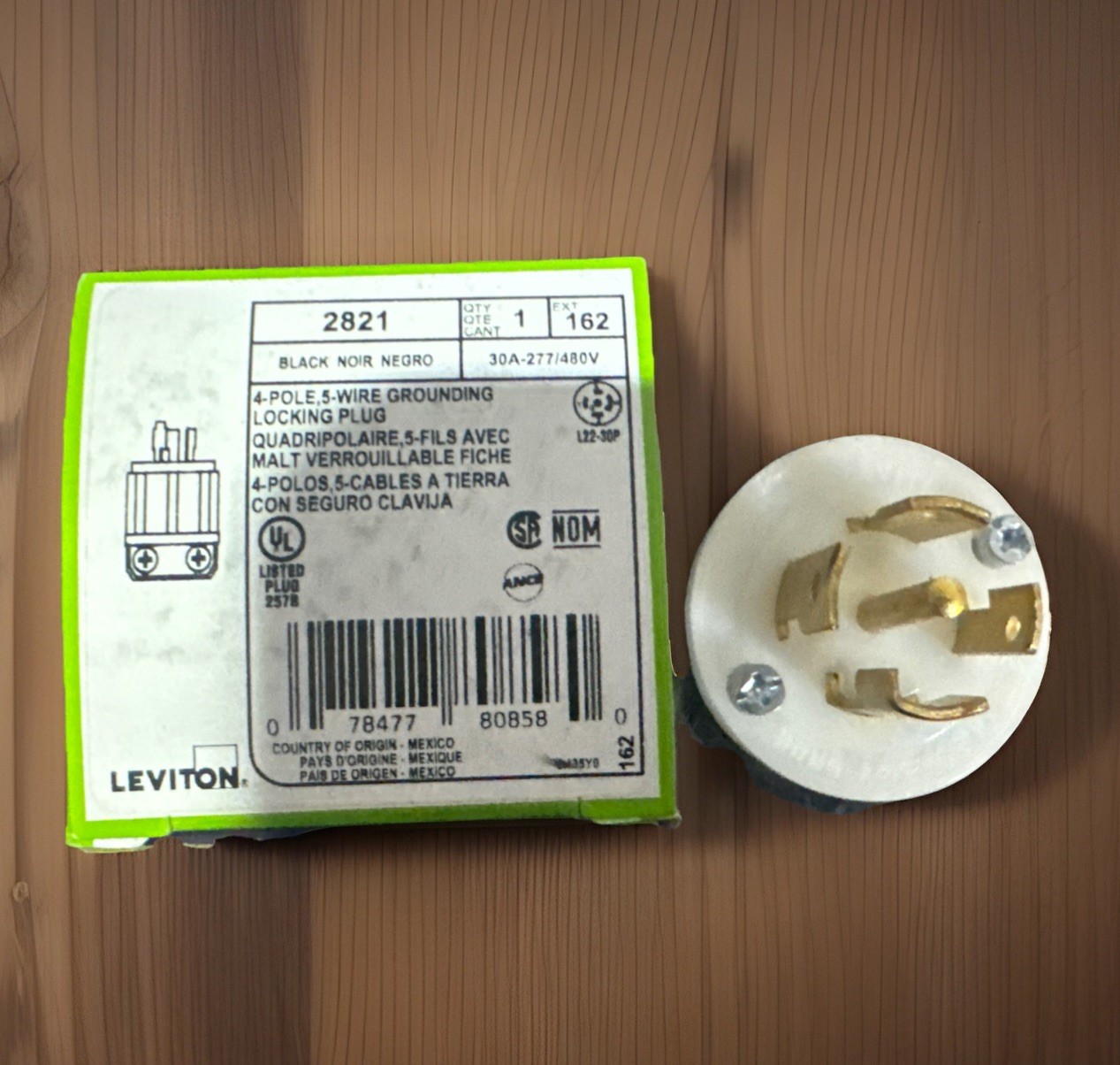 LEVITON 2821 LOCKING PLUG L22-30P, 30AMP, 277/480V