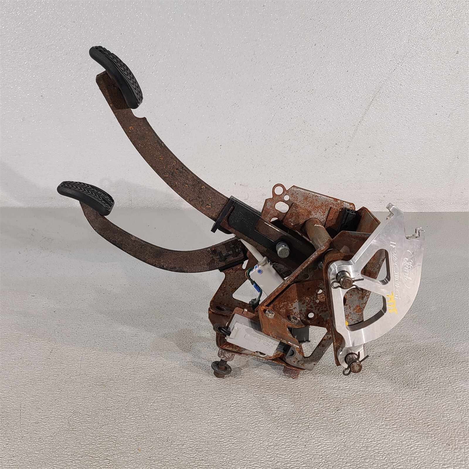 94-98 Mustang Clutch & Brake Pedal Assembly Manual Trans Aa7475 - NOTE