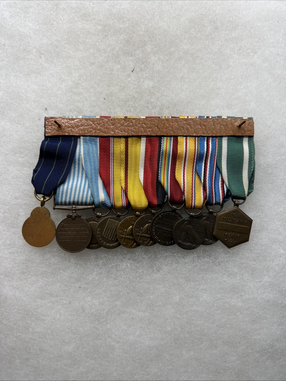 WW2 - Korean War US Navy Miniature Medal Rack (FF567