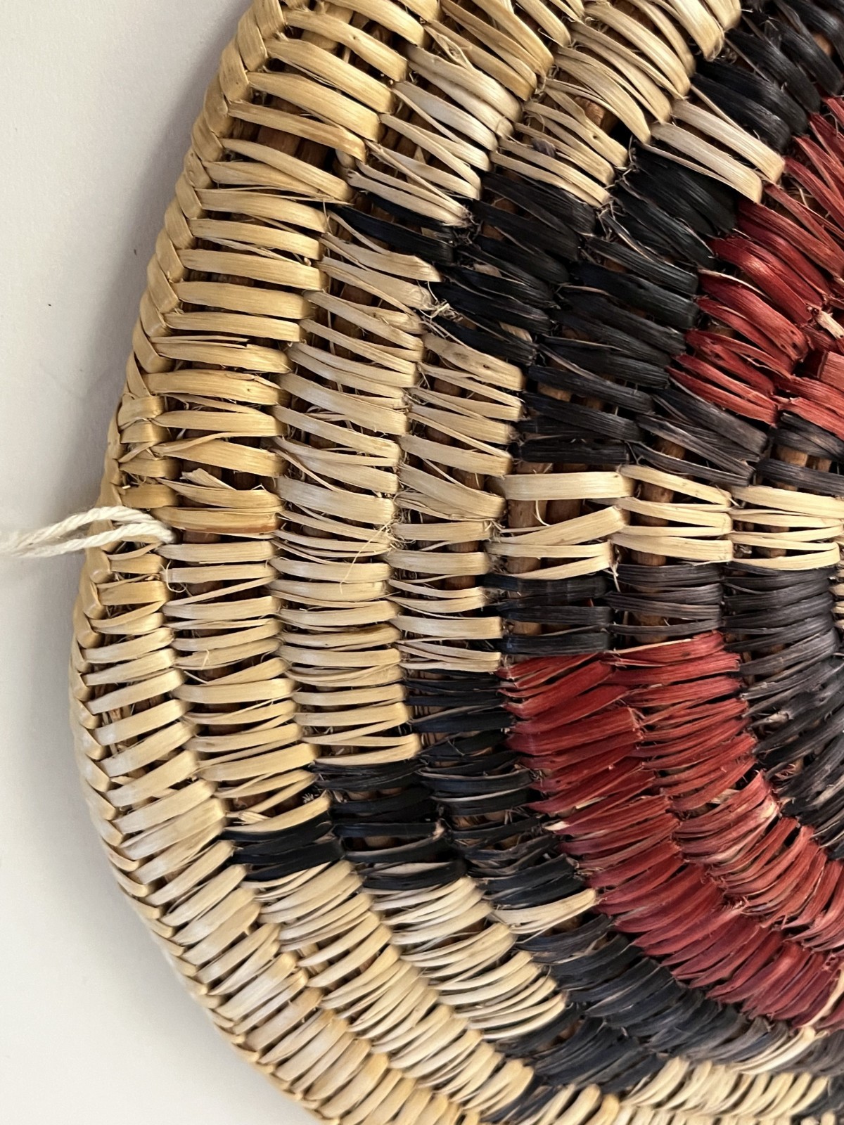 NAVAJO DINE HAND WOVEN 11" WEDDING BASKET TRAY C. 1970s NATIVE AMERICAN ART