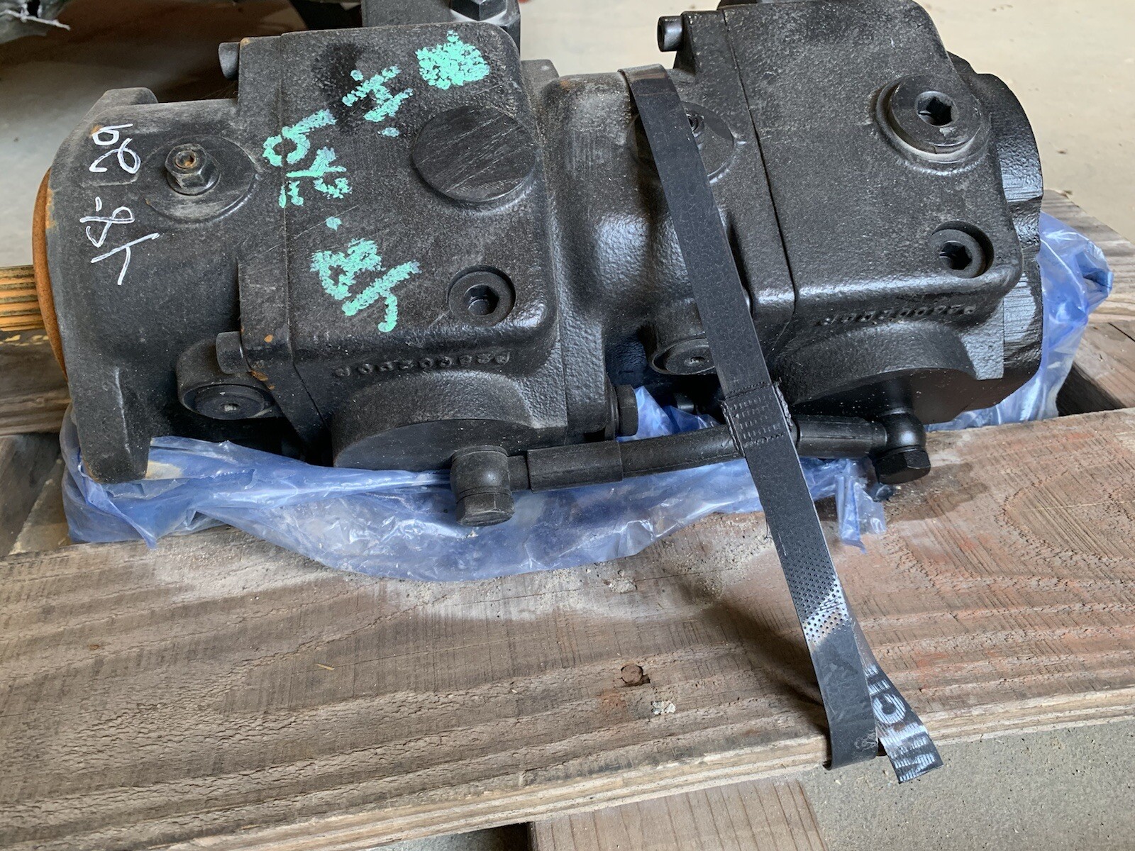 Ditch Witch hydraulic pump Dana Brevini R619-14781 MD10V21SE23DX11HIN