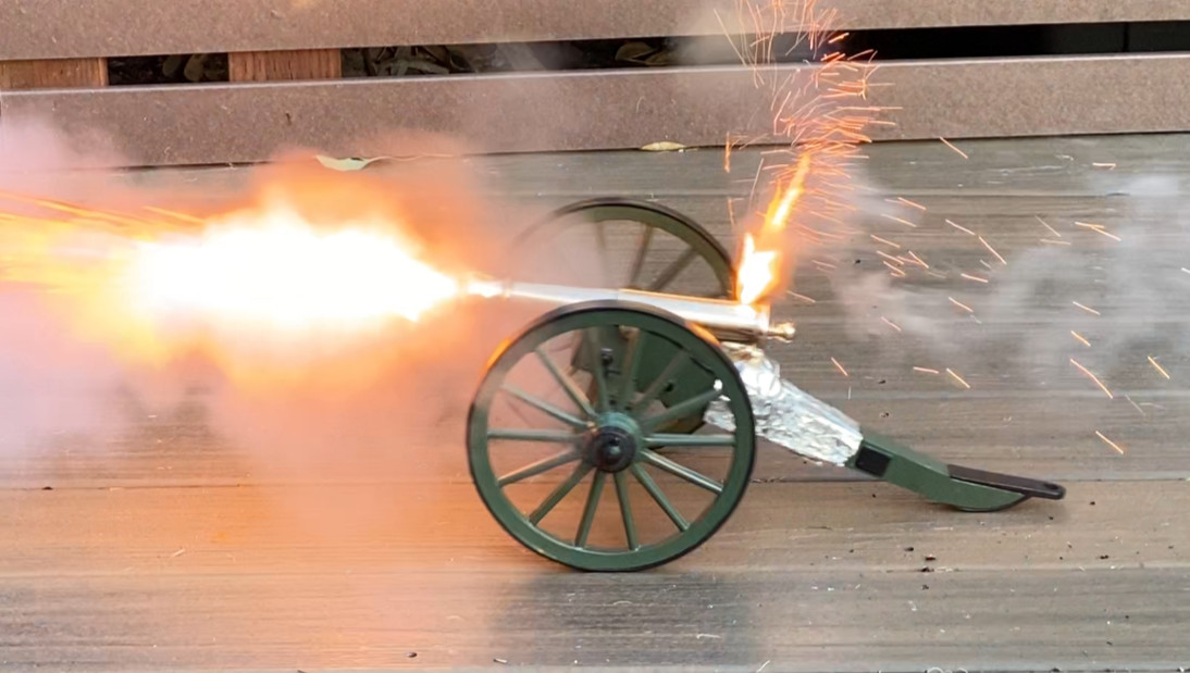 Vintage Polished Bronze Working Black Powder Signal Cannon 8 1/4" Barrel 16"long