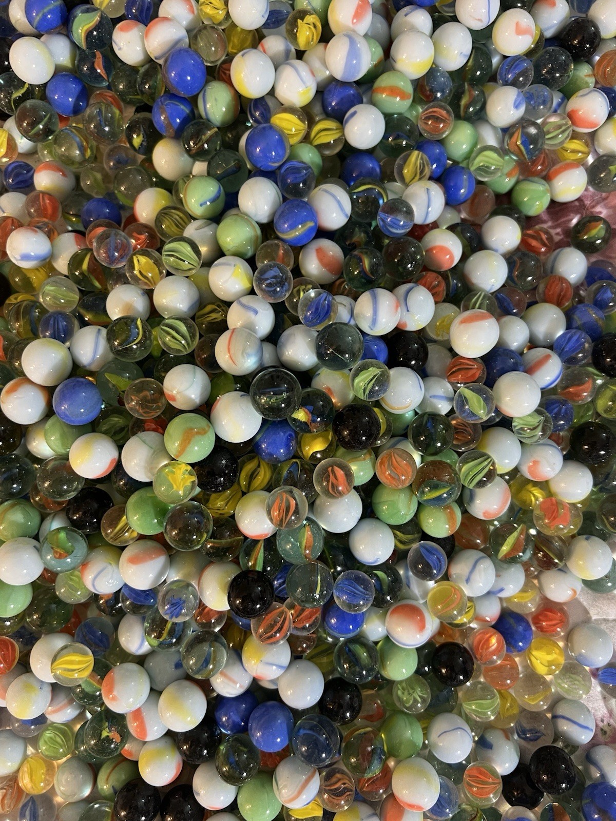Marbles Lot Offf 1000 Pieces