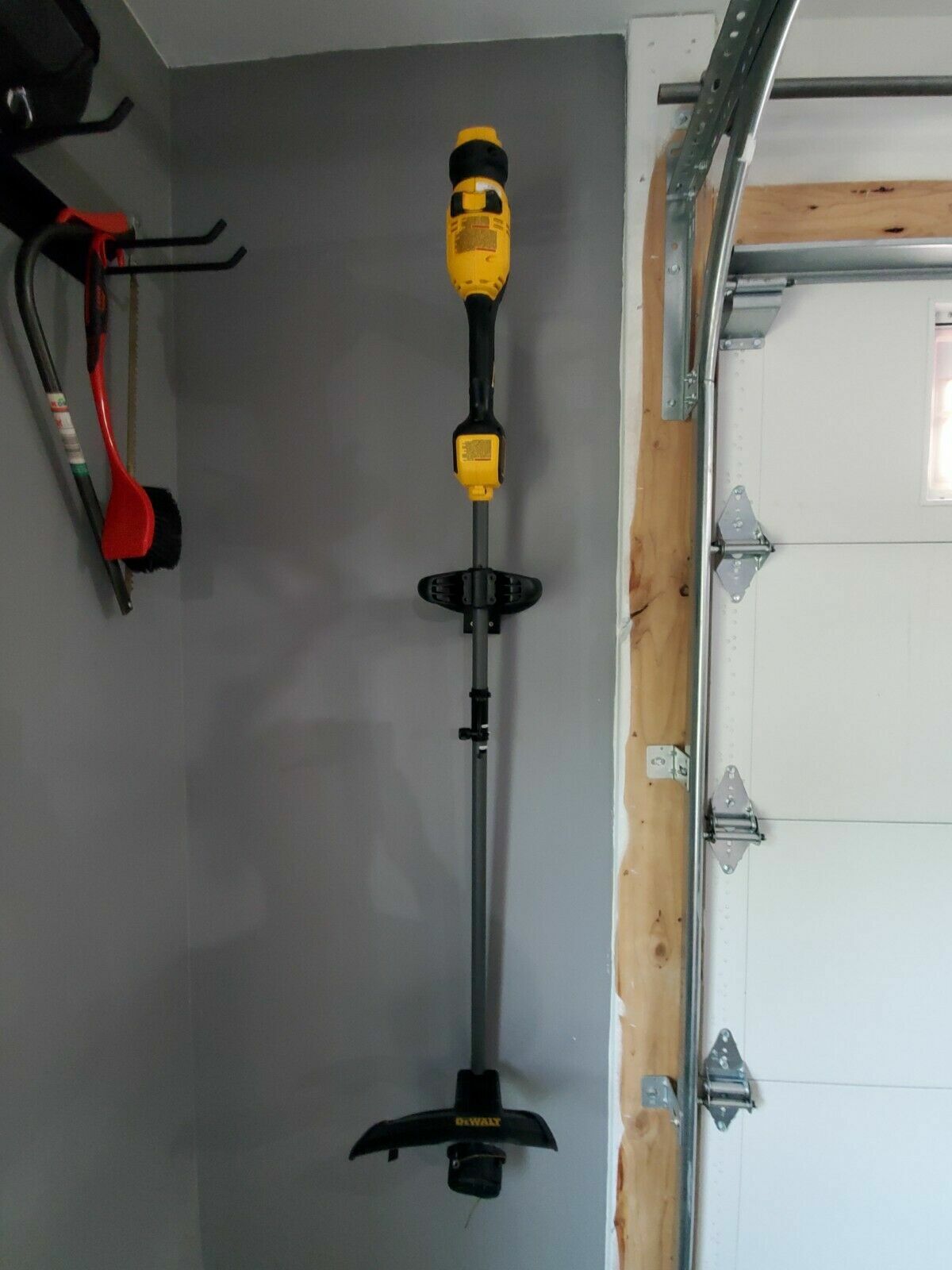 DeWalt 60V MAX String Trimmer Wall Mount Hanger DCST972 DCST972X1 DCST972B