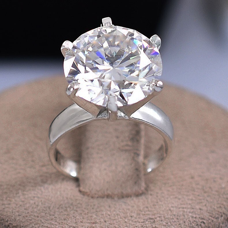 RARE 10.20 Ct White Treated Diamond Solitaire Ring-Certified ! 925 Silver