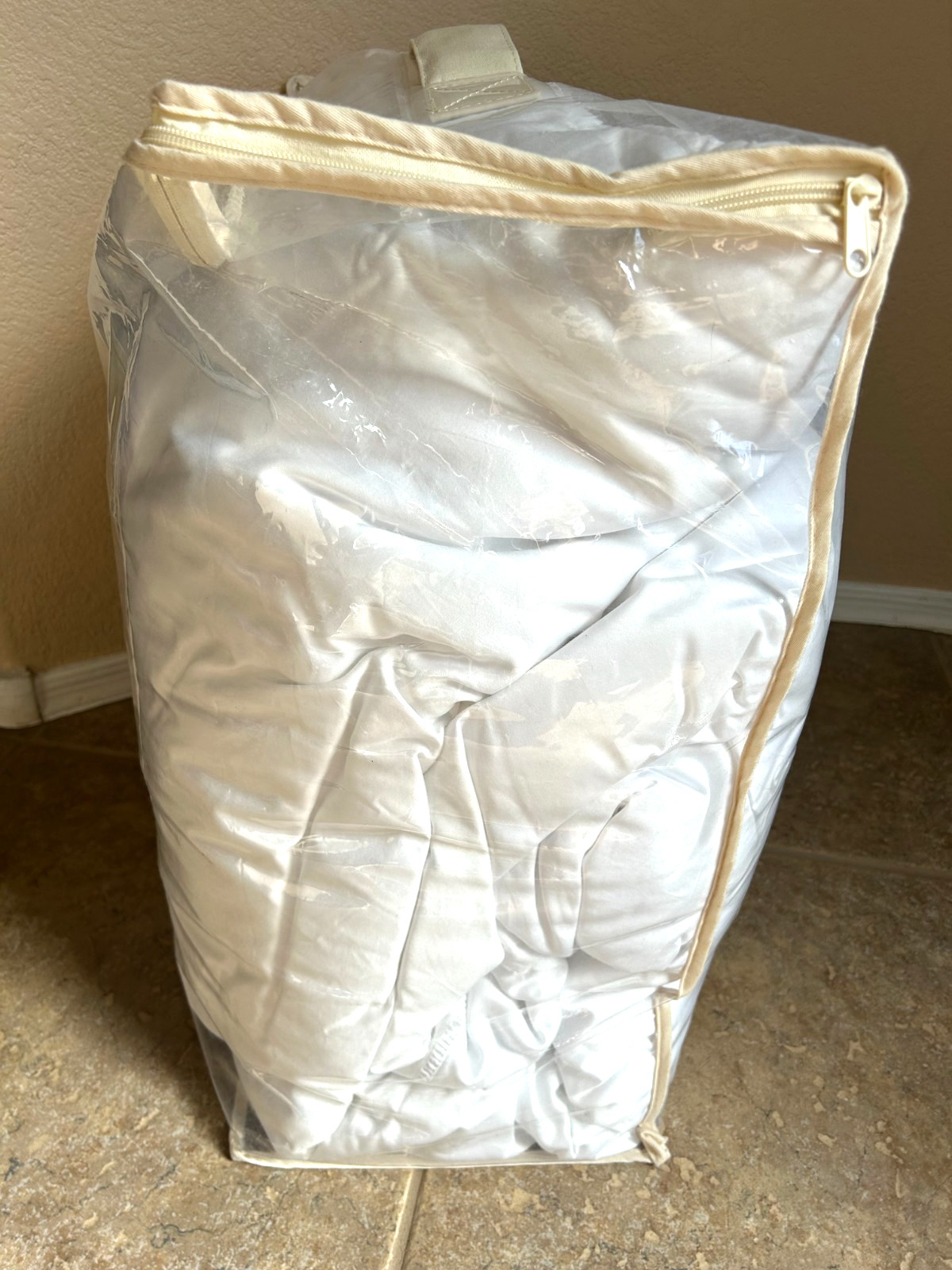 Southern Living Heirloom Sateen Comforter Full/Queen White Gorgeous $219 NIP