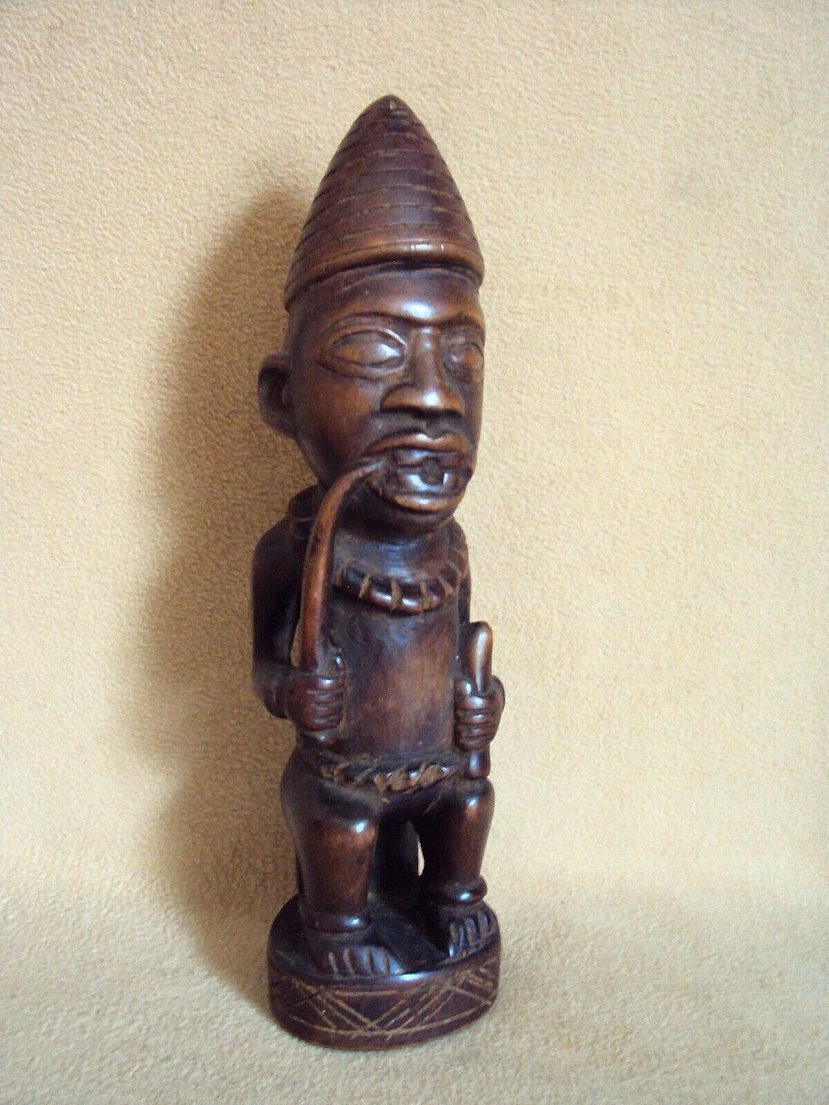 RARE VINTAGE YOMBE Yoruba KING NDOP African Carving Statue!!