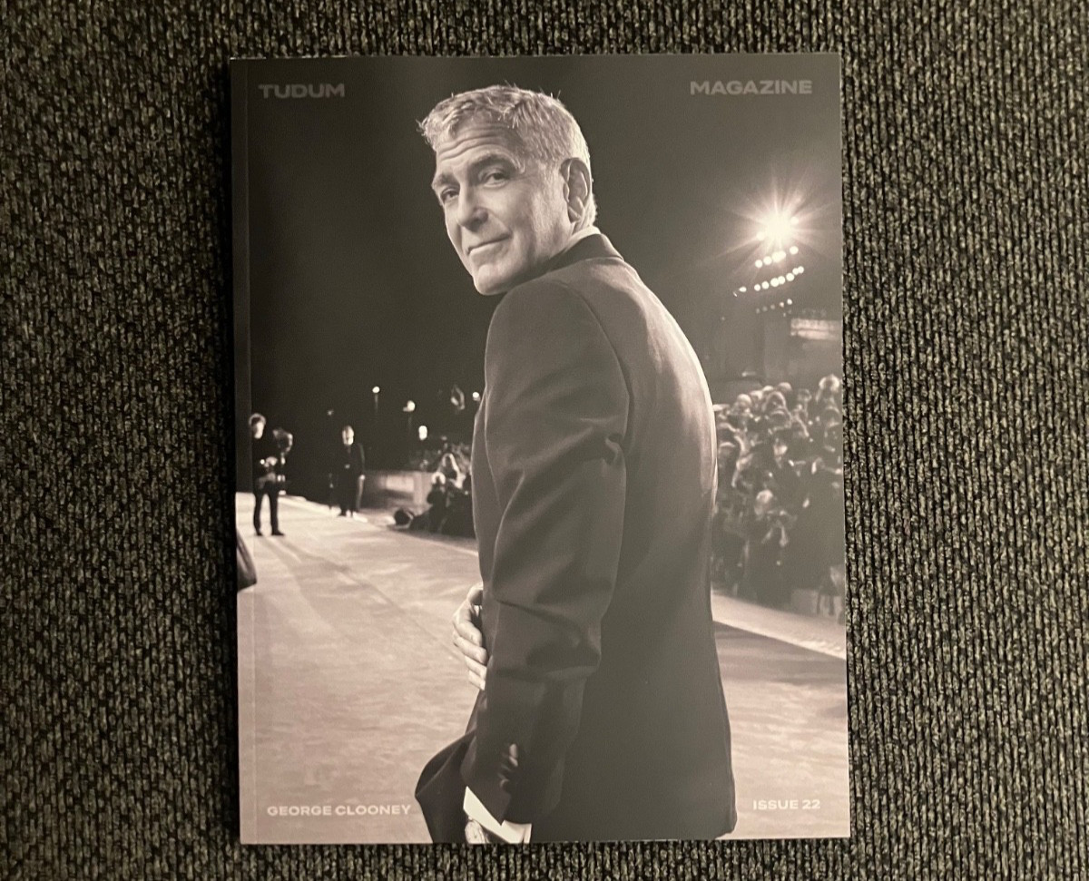 JAY KELLY (2025) 11x17 IN POSTER PROGRAM & TUDUM MAGAZINE NEW GEORGE CLOONEY