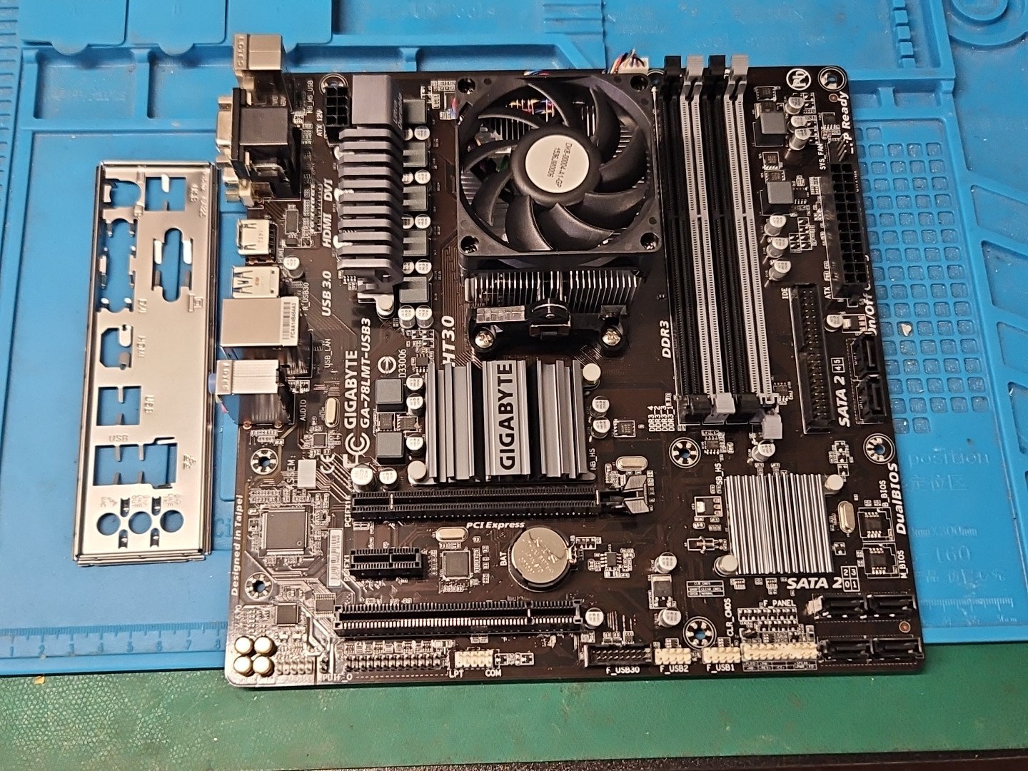 Gigabyte GA‑78LMT‑USB3 Socket AM3+ DDR3 SDRAM Desktop Motherboard w/AMD FX-4300