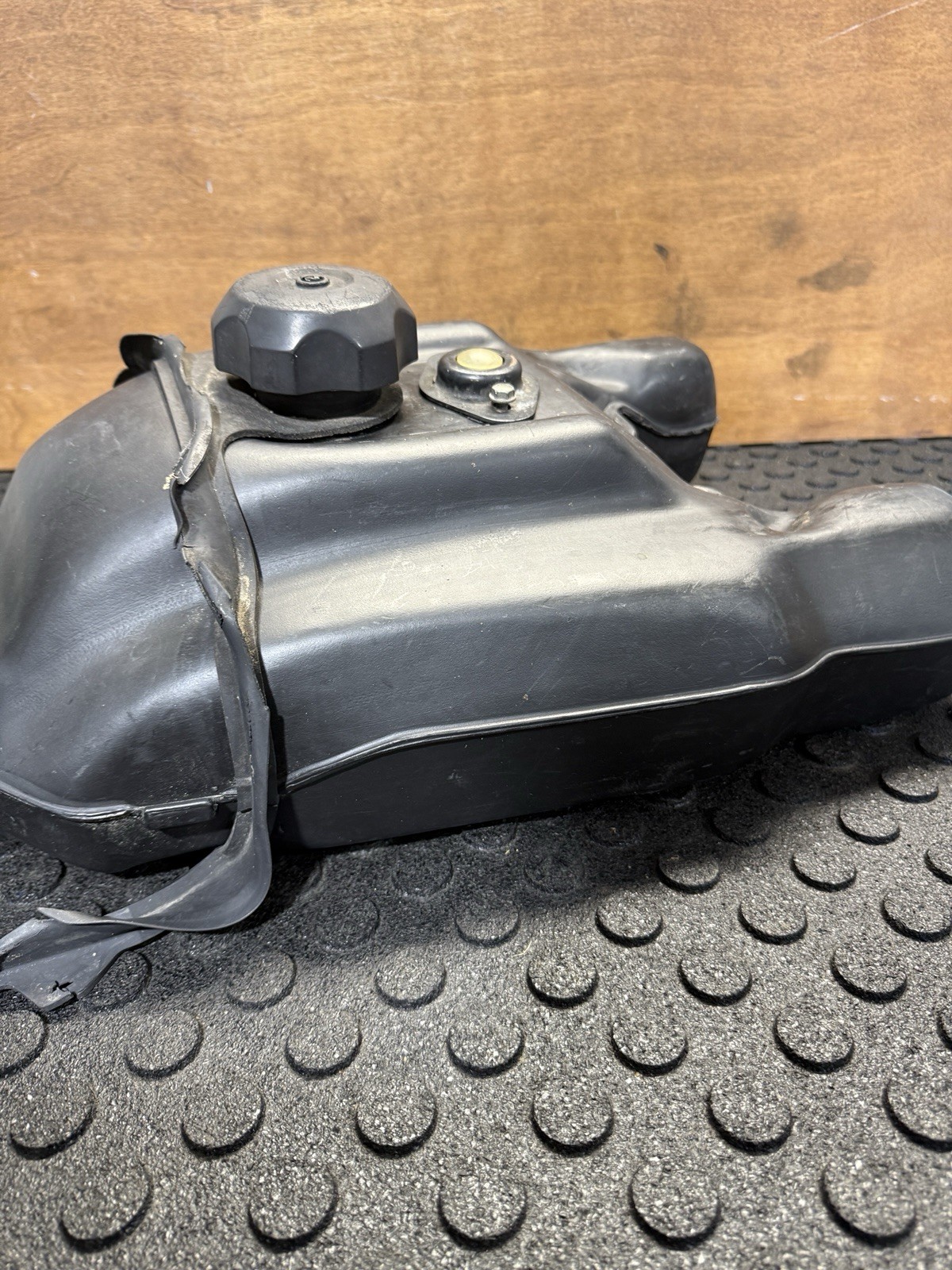 02 Honda Foreman 450 ES Gas Tank Fuel Tank