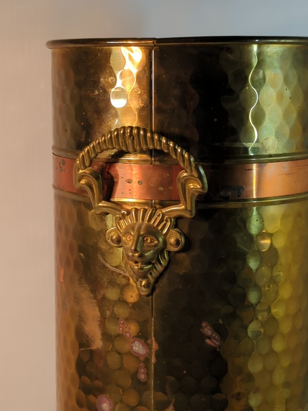Hammered Brass Copper Umbrella Stand Lion Head Handles Feet Regency Vtg 15x7"