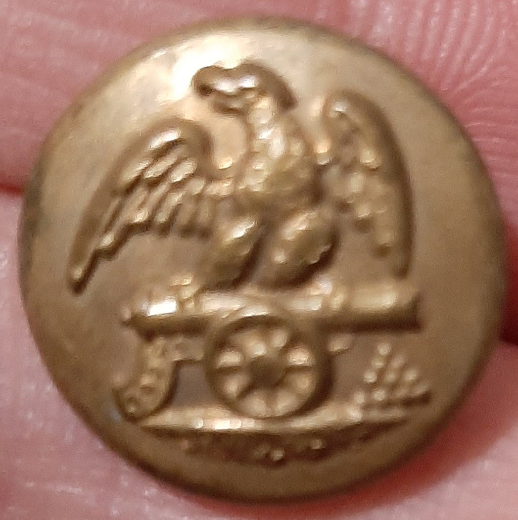 ARTILLERY Button - Eagle and Cannon - OLD - HV Allien Backmark