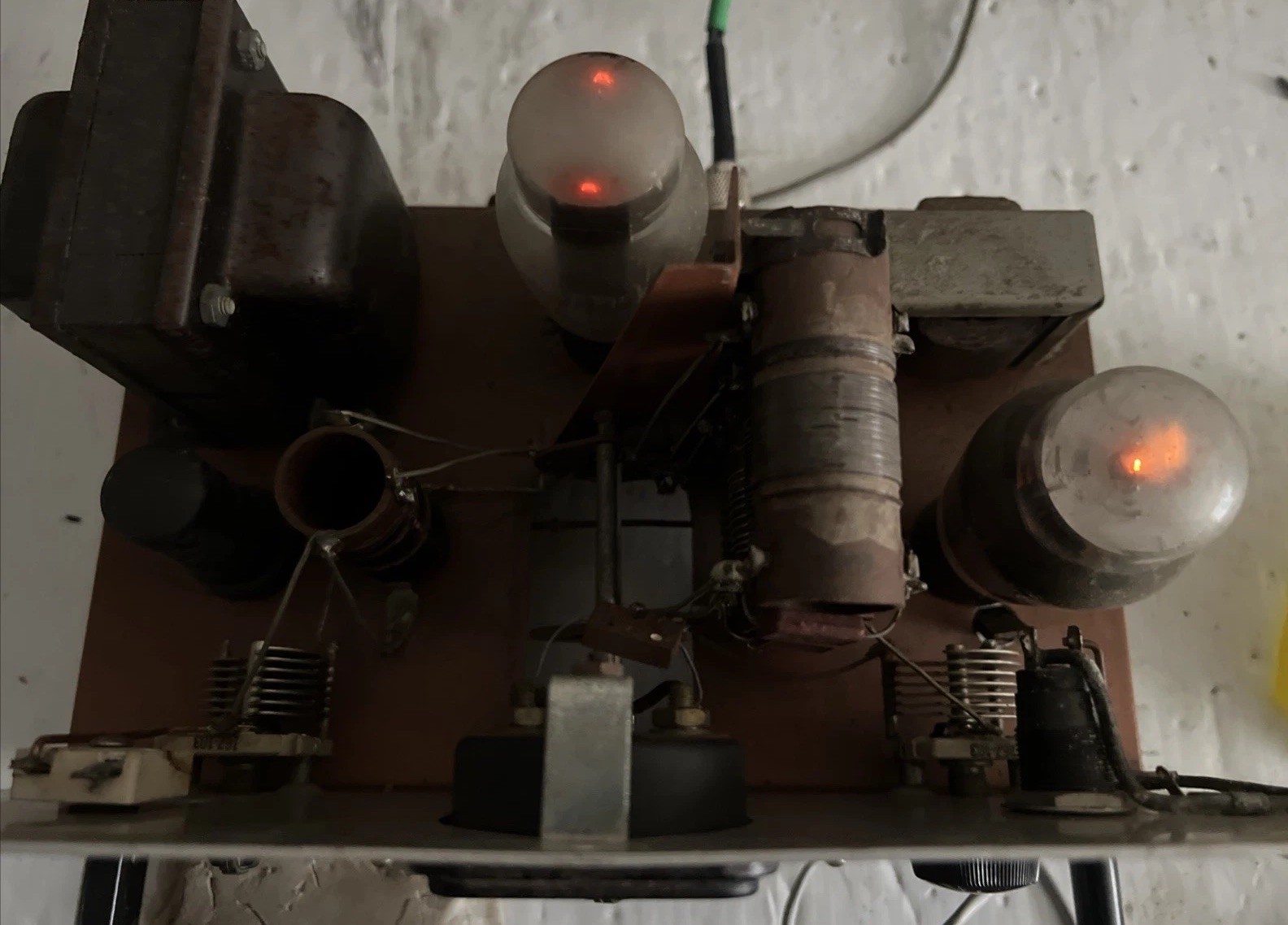 Heathkit AT-1 Transmitter Turns on Please Read