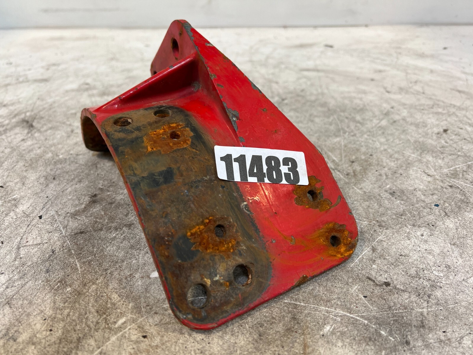 Peterbilt Lower Sleeper Cab Connector Bracket 20-16126L
