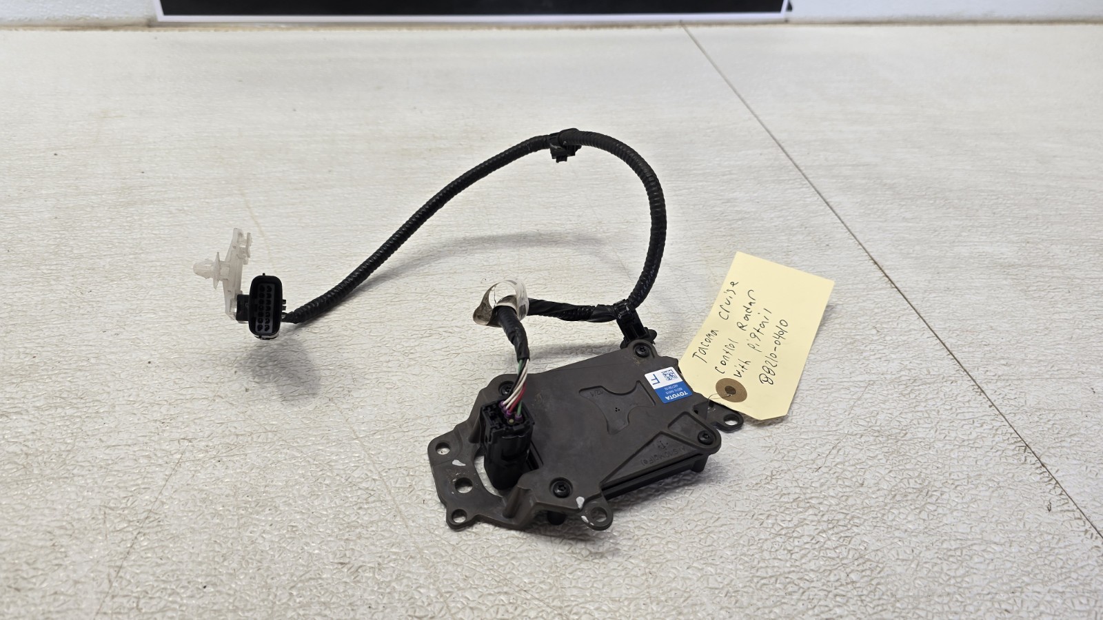 2018 - 2023 TOYOTA TACOMA CRUISE CONTROL RADAR WITH PIGTAIL 88210-04010 OEM