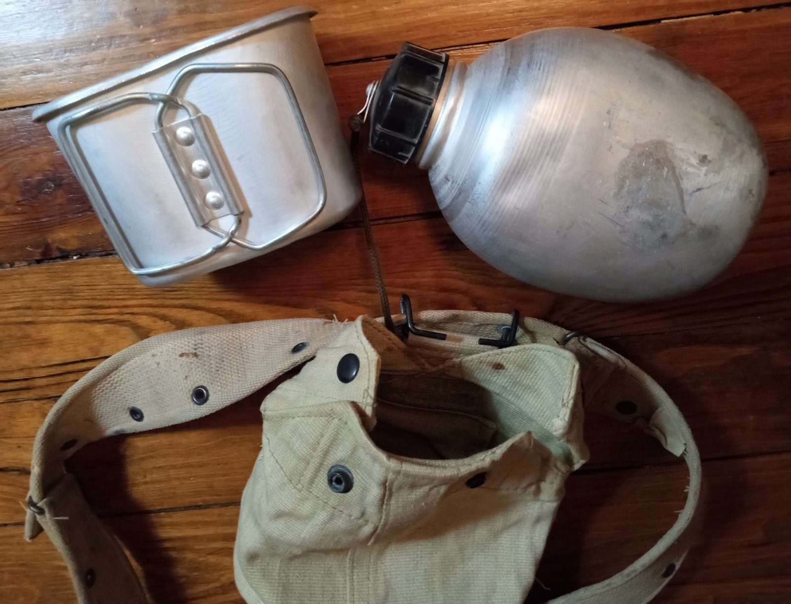 Iraqi Equipment Belt & Canteen w Cup & Cover Brit Patt 44 Khaki Lot 70s 90s OIF