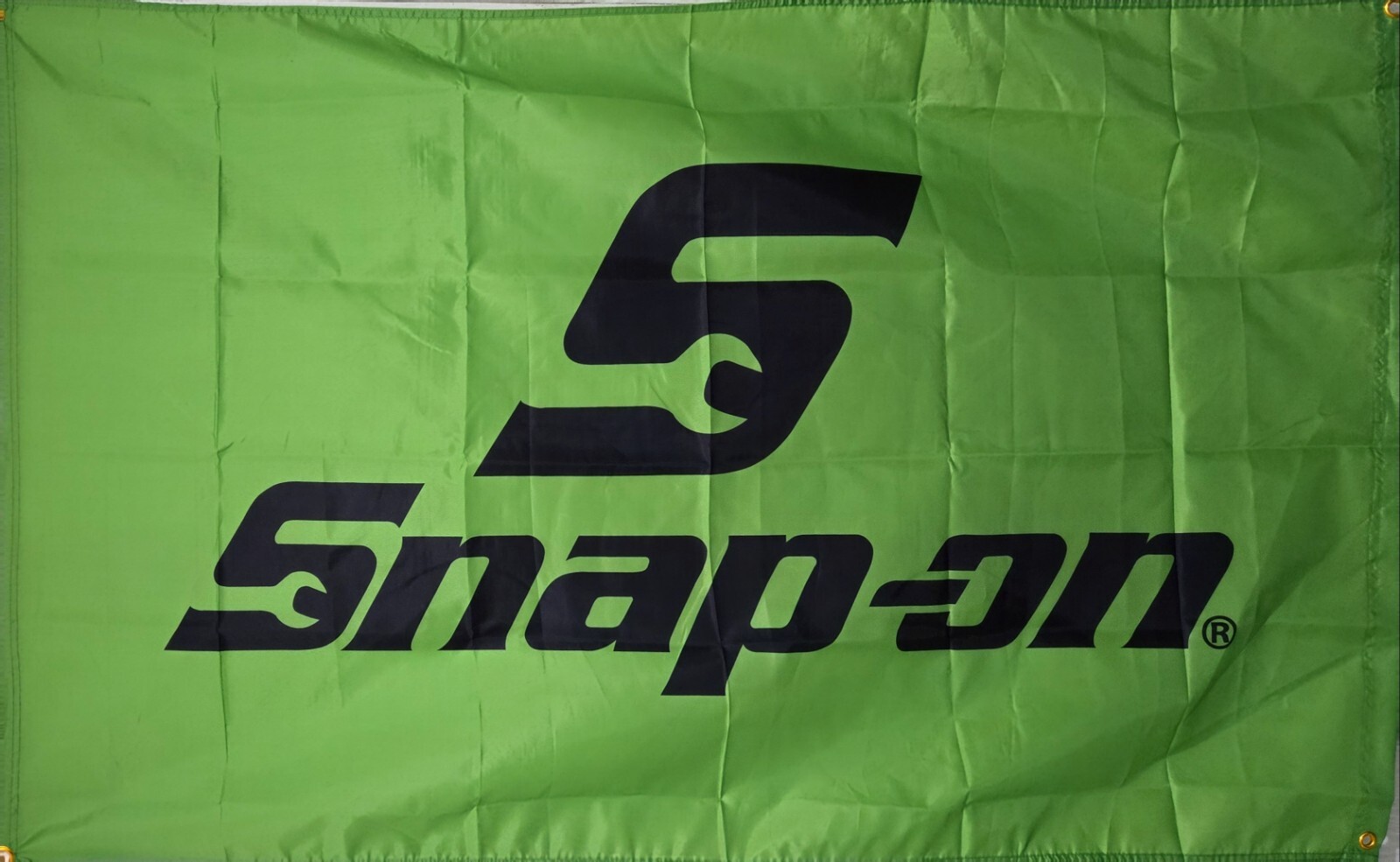 SNAP ON TOOLS 3X5FT Room Shop Man Cave LOGO EMBLEM Green W/Black 4 Grommets NEW!