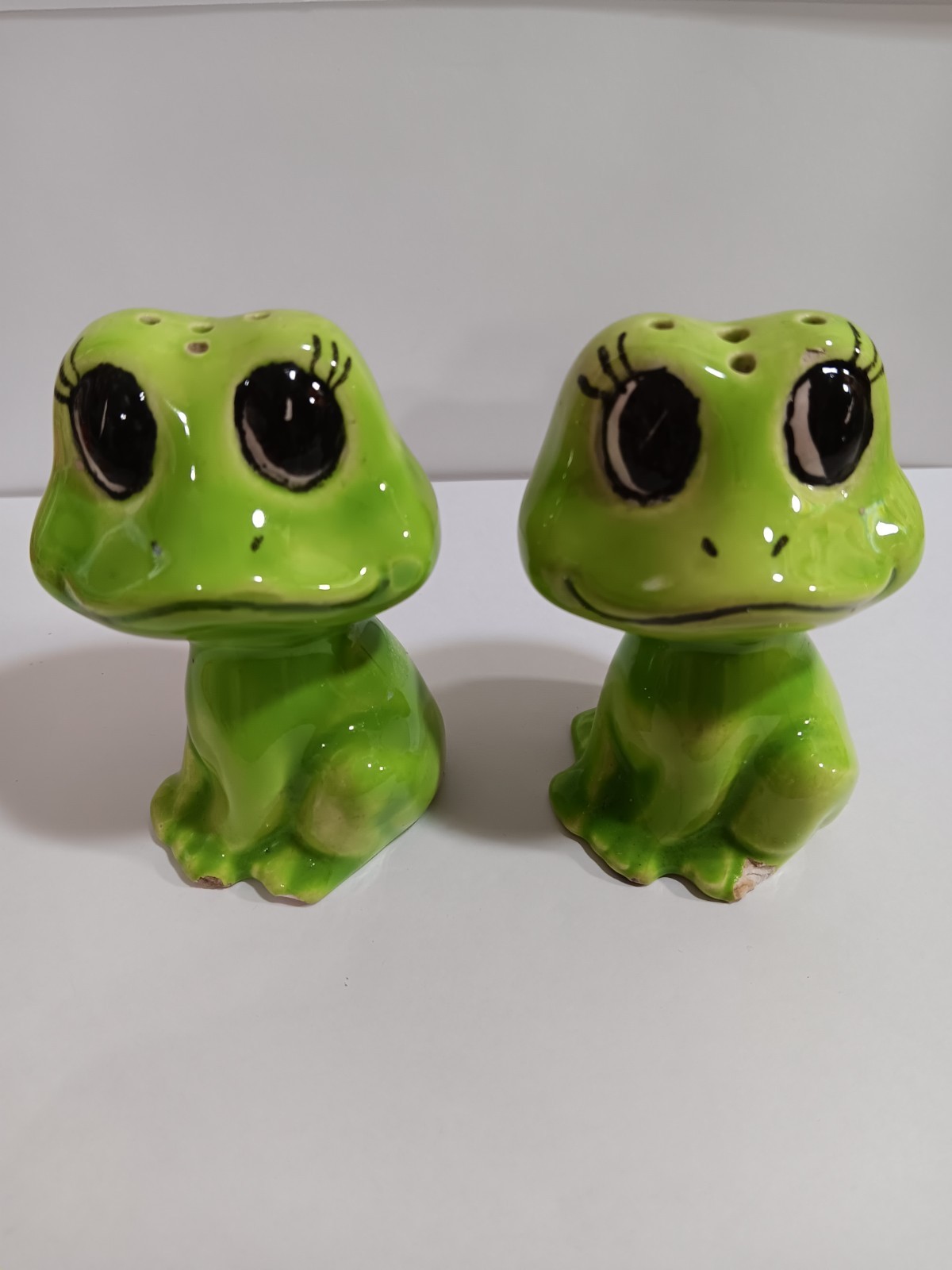 VTG NEIL THE FROG SALT & PEPPER SHAKERS CERAMIC 1970'S SET SEARS AND ROEBUCK!!!