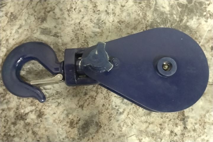 B/A Products Co. 6I-8T8 5/8 In; 3/4 In Compatible Rope Dia Snatch Pulley Block