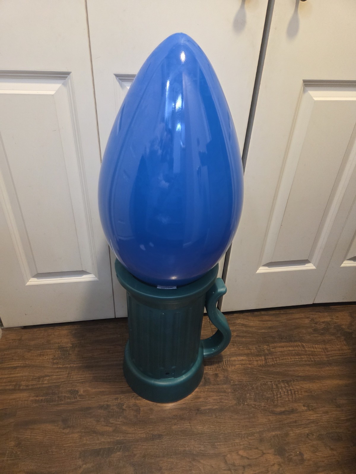 Home Depot 3 ft Battery Operated LED Jumbo BLUE Bulb Holiday Yard Decor