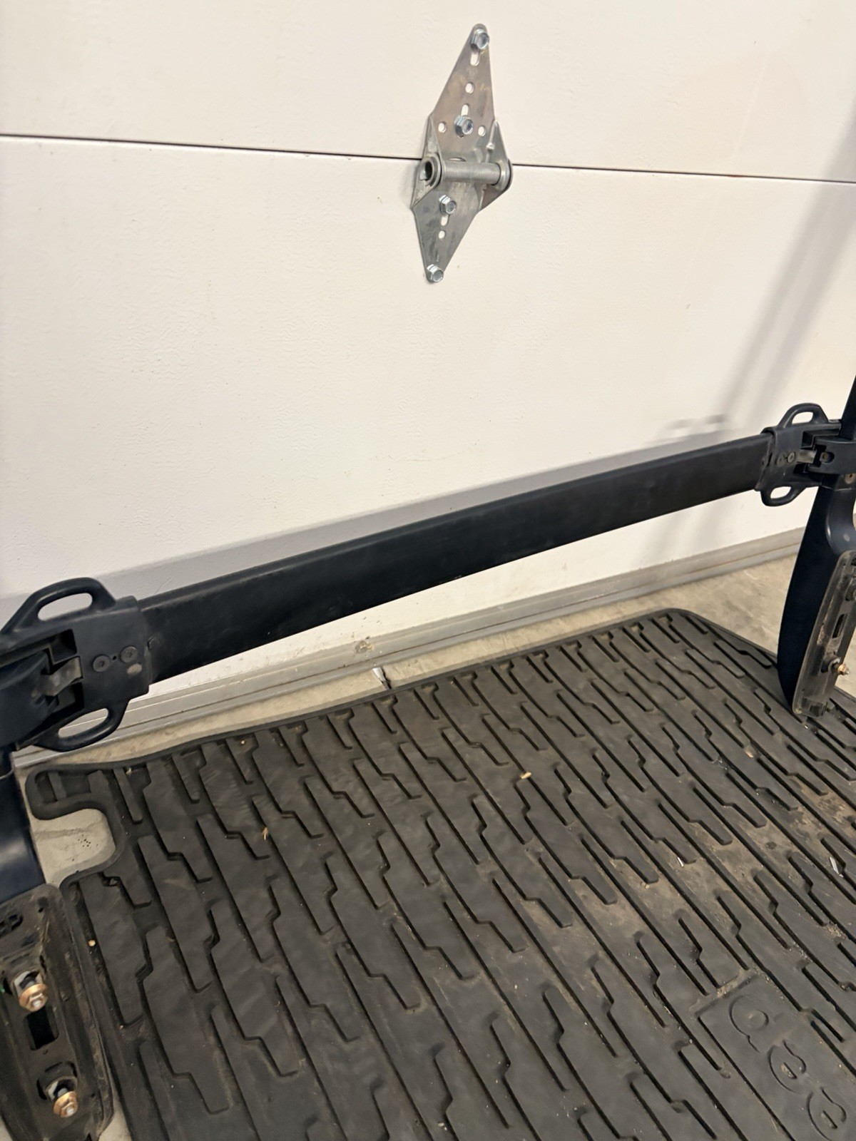 02-07 Subaru Impreza Wagon Left & Right Complete Rack