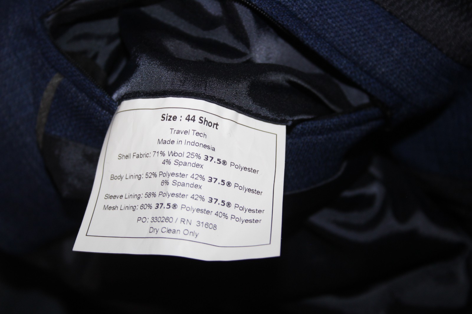 JOS A BANK 44S Traveler Blue Plaid Tailored Fit 2-Button Sport Coat