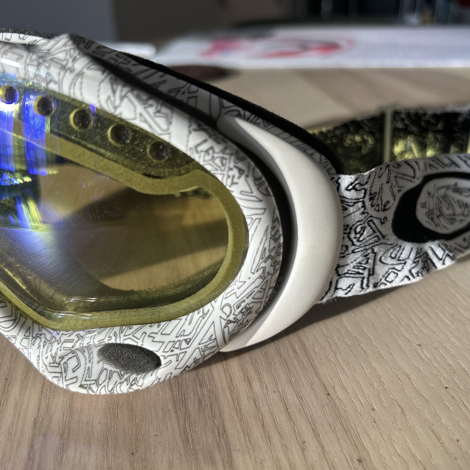 Oakley Crowbar Ski And Snowboard Goggles.